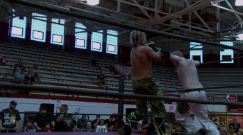 Pro Wrestlers vs Zombies (2014) download