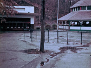 The Amusement Park (1975) download